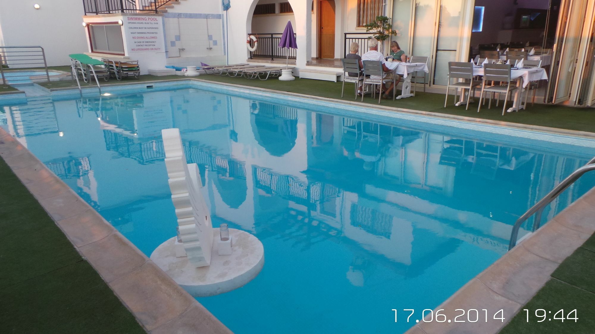 Neptune Hotel Apartments Paphos Coral Bay Zewnętrze zdjęcie
